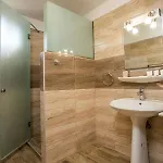 Otel Rea *