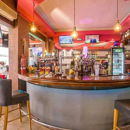 Rea ホテル ファリラキ