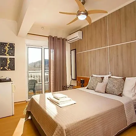 Otel Rea *